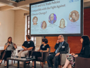 Picture of the trade panel at the TACD 2023 Annual meeting with Léa Auffret (BEUC), Delphine Sallard (EU Commission), Greg Burton (U.S. mission to the EU) and Melinda St Louis (Public Citizen), and moderated by Iana Dreyer (Borderlex)